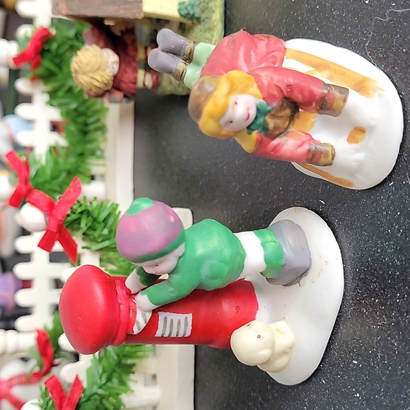 RELISTED... STILL FOR SALE..  Vintage Lemax Dickensvale - Picture 4 of 12